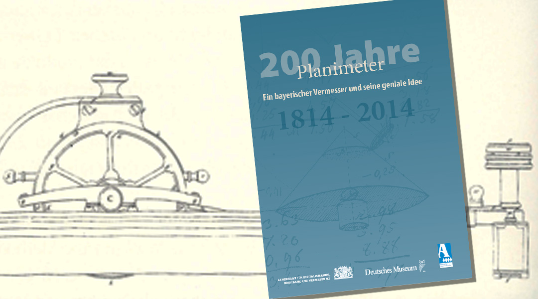 Schräg gestelltes Titelbild des Katalogs 200 Jahre Planimeter (1814–2014) vor einer großflächigen technischen Zeichnung historischer Messinstrumente.